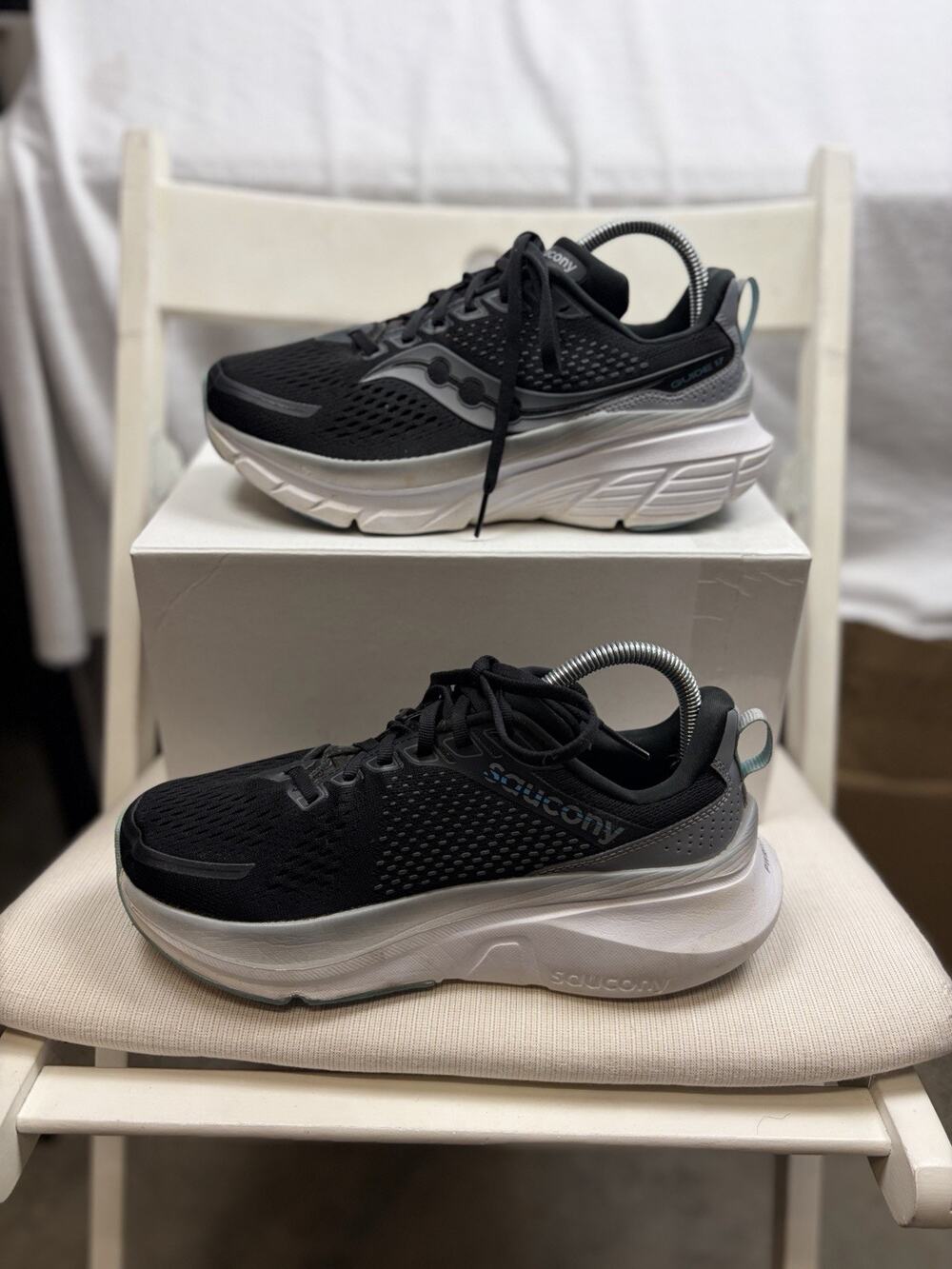 Saucony Guide 17 Wide Running Shoes Women’s 8W Black Fog S10937-100